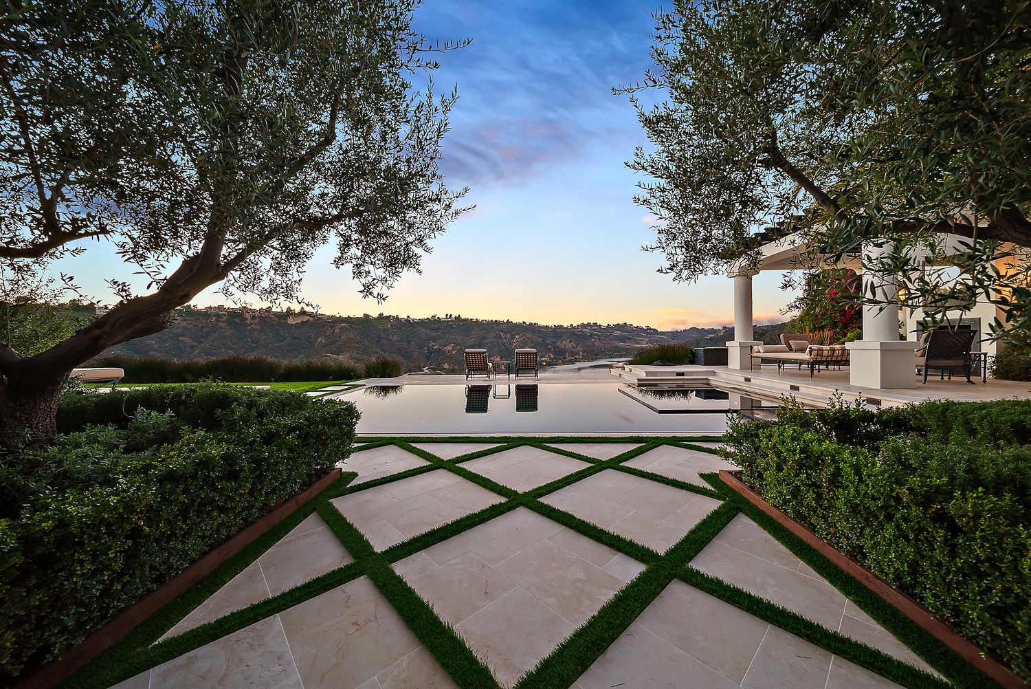 custom pool overlooking lake in Los Angeles, CA.
