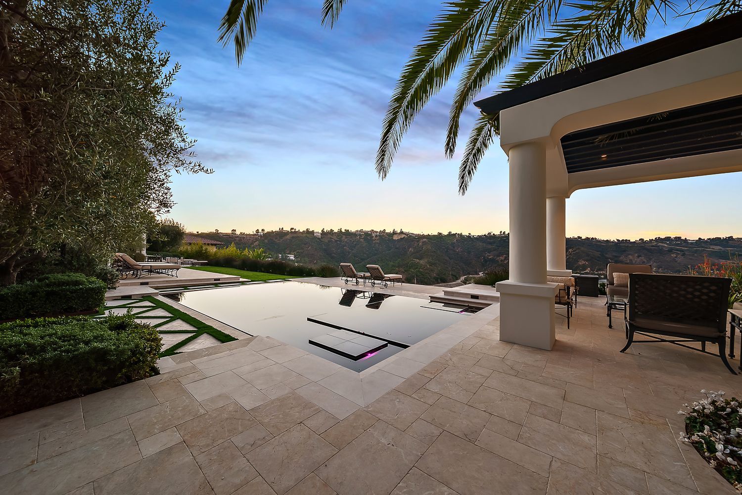 custom pool overlooking lake in Los Angeles, CA.