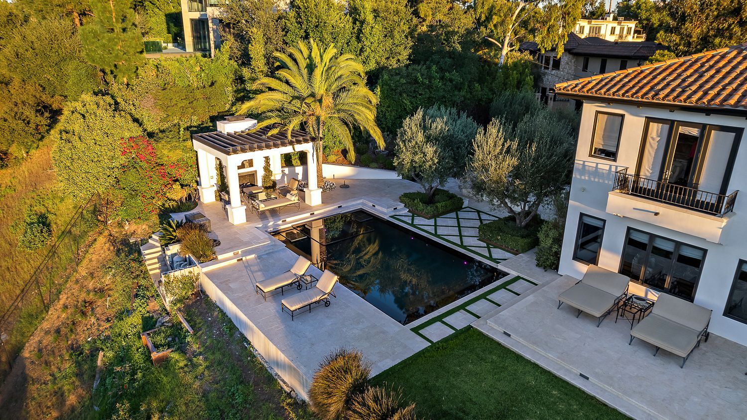 custom pool overlooking lake in Los Angeles, CA.