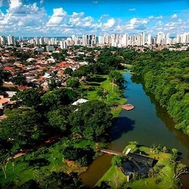 Avenida no bairro Santa Terezinha, em Paraguaçu, Minas Gerais