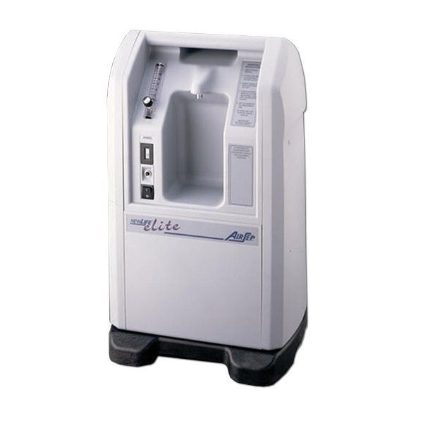 Concentrador de oxígeno portátil blanco sobre una base negra con asa y panel de control.