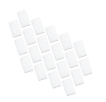 Disposición abstracta de azulejos rectangulares blancos sobre un fondo claro.