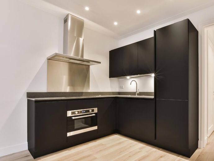 Kitchen respray to black