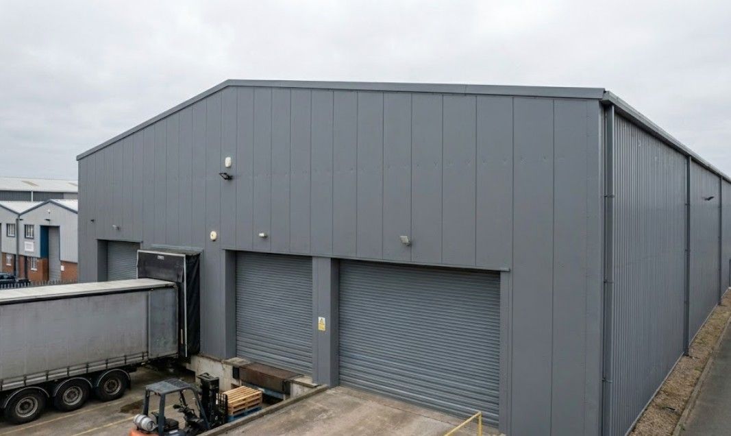 Spray Maestro after spraying a large single-storey warehouse building in a Nottingham industrial estate