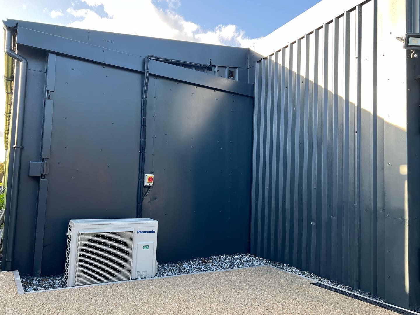 Commercial unit resprayed to anthracite