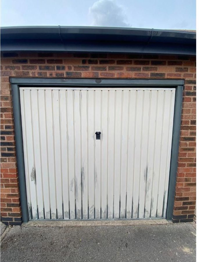 Spray Maestro before garage door spraying