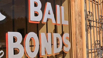 bail bonds sign