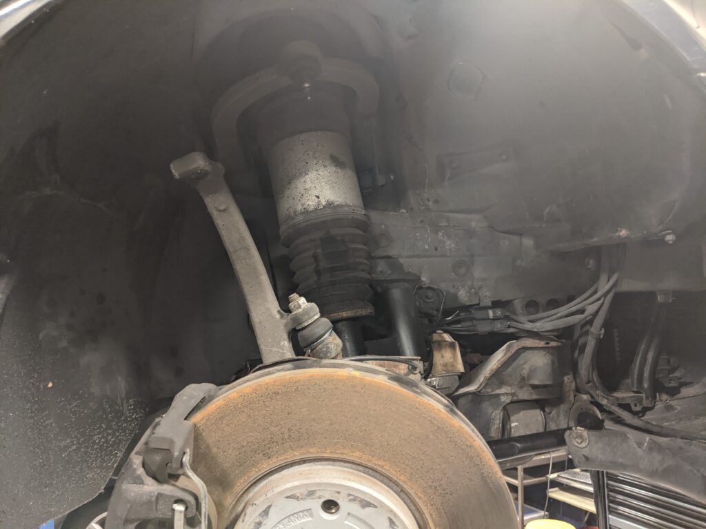 Tolima's Auto E500 Air Shock