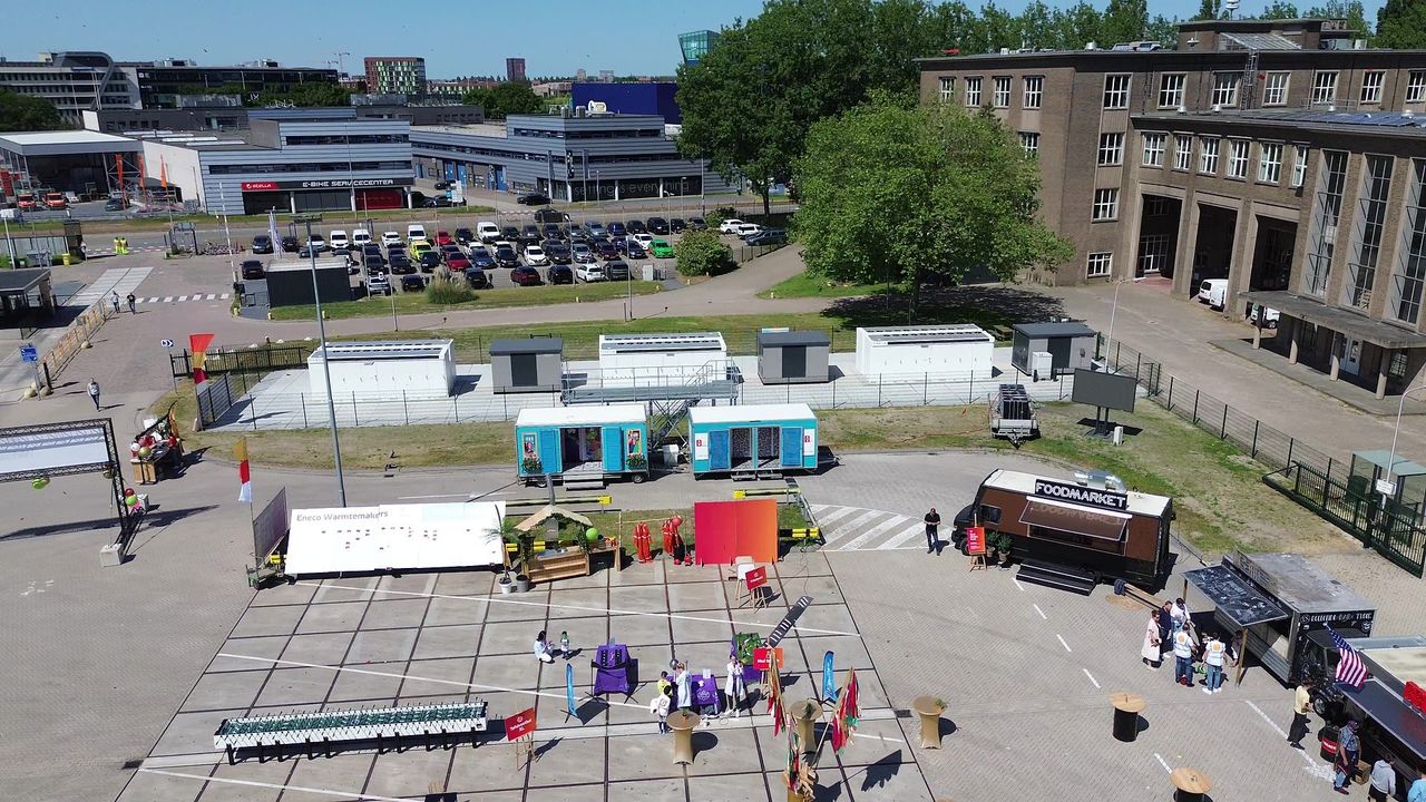 Foodtrucks op het festivalterrein