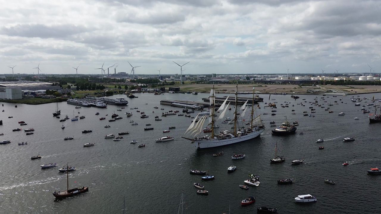 Een tallship tijdens SAIL Amsterdam