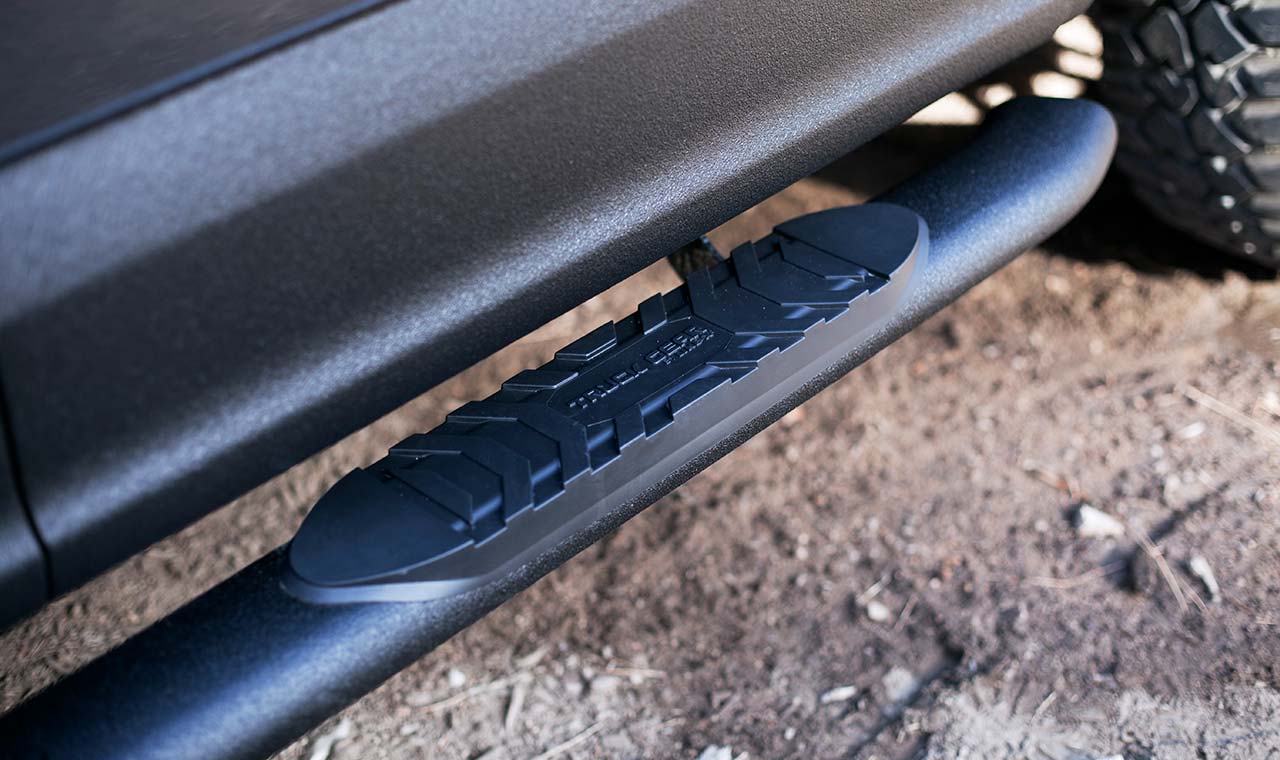 TRUCK GEAR by LINE-X 5 Oval Step Bars