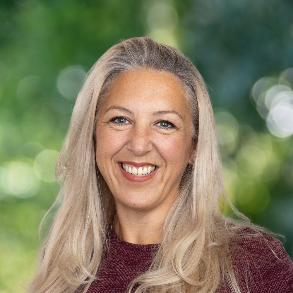 Sanne de Burger is psychiatrisch verpleegkundige, psychosociaal therapeut en een deskundige facilitator voor psychedelische retreats.