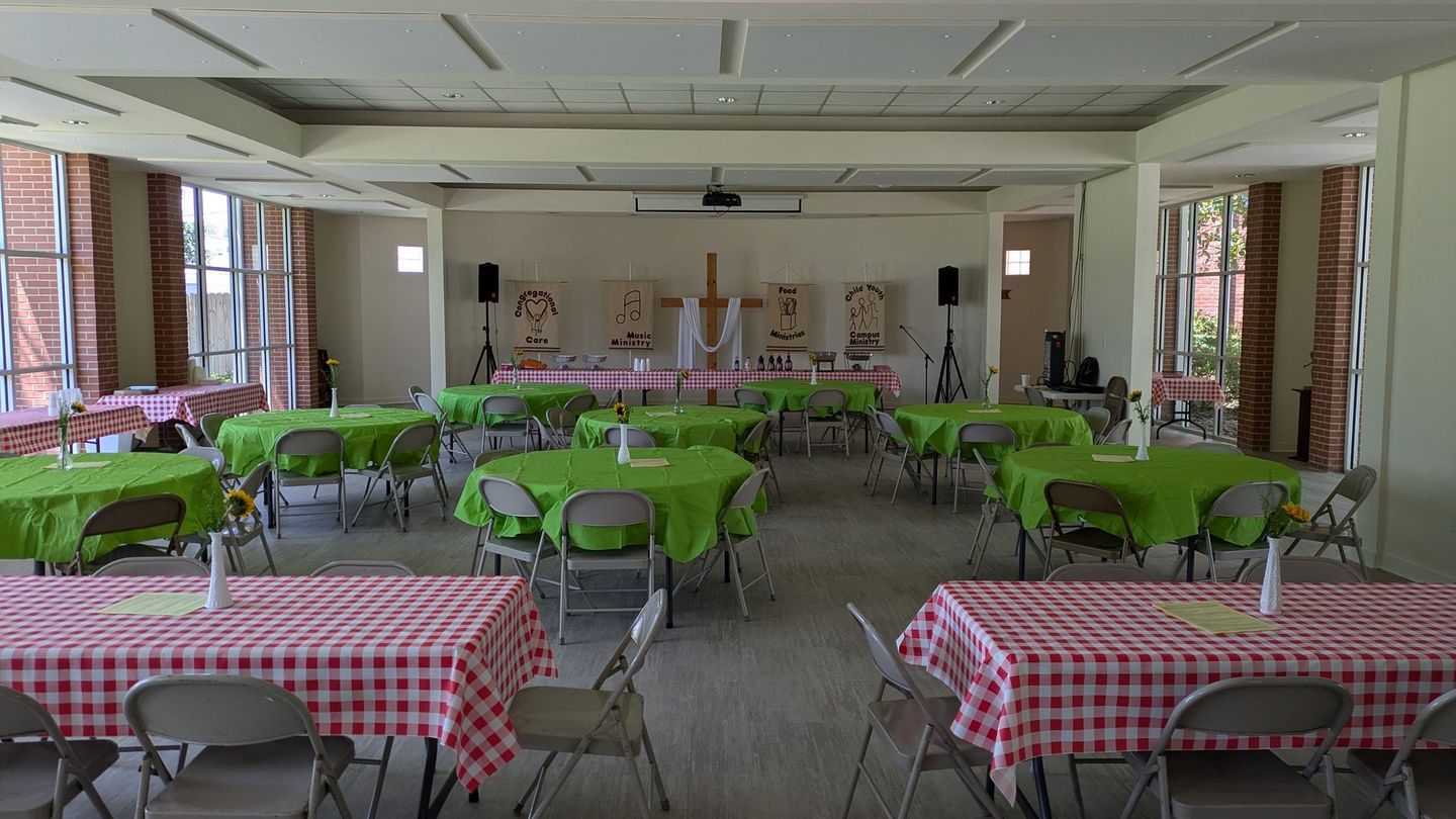 Empty Tables in in Anderson hall