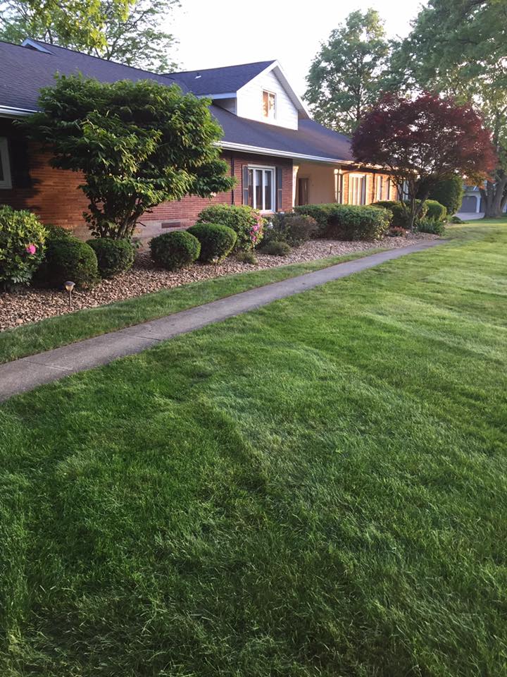 Landscaping — Alliance, OH — Delmoro Landscaping