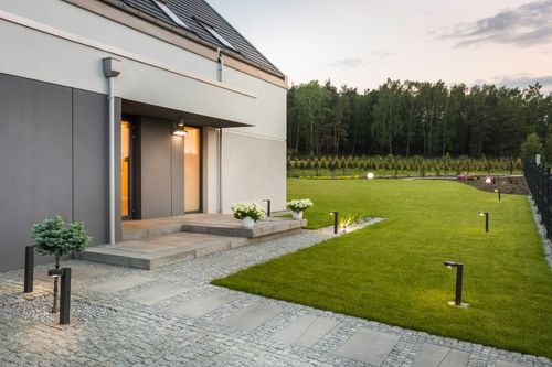 Casa con giardino
