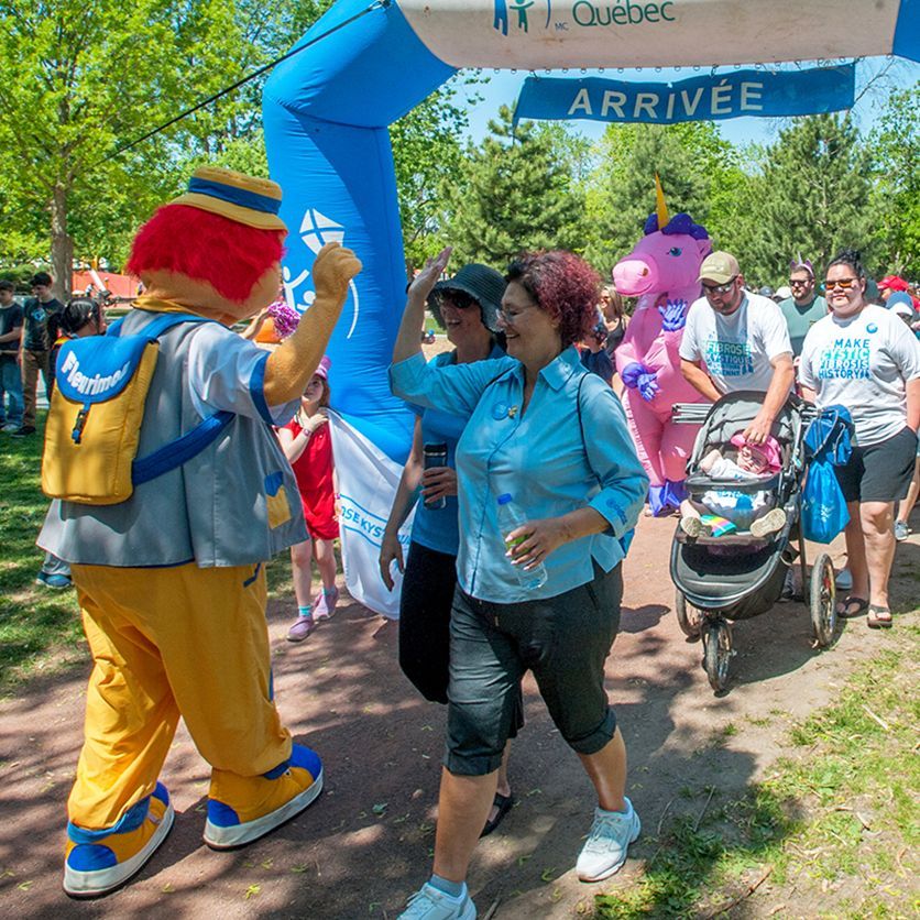 personnes qui débutent leur marchent une journee ensoleiller