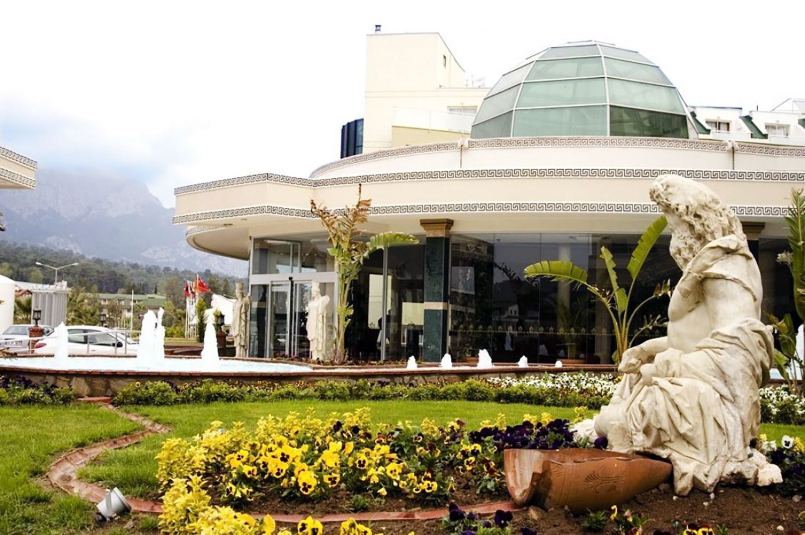 Fore Resorts, Gallery