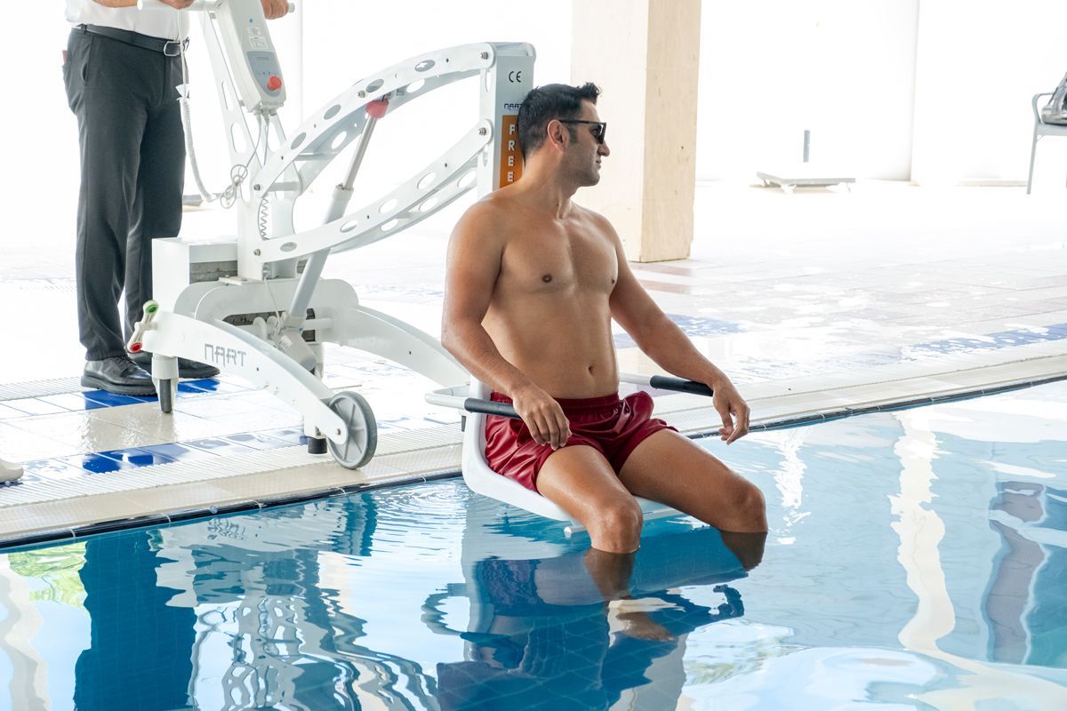 Fore Resort  | Swimming pool baywatch