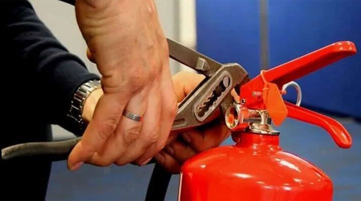 EXTINGUIDORES Y EQUIPOS CONTRA INCENDIOS BARRAGAN