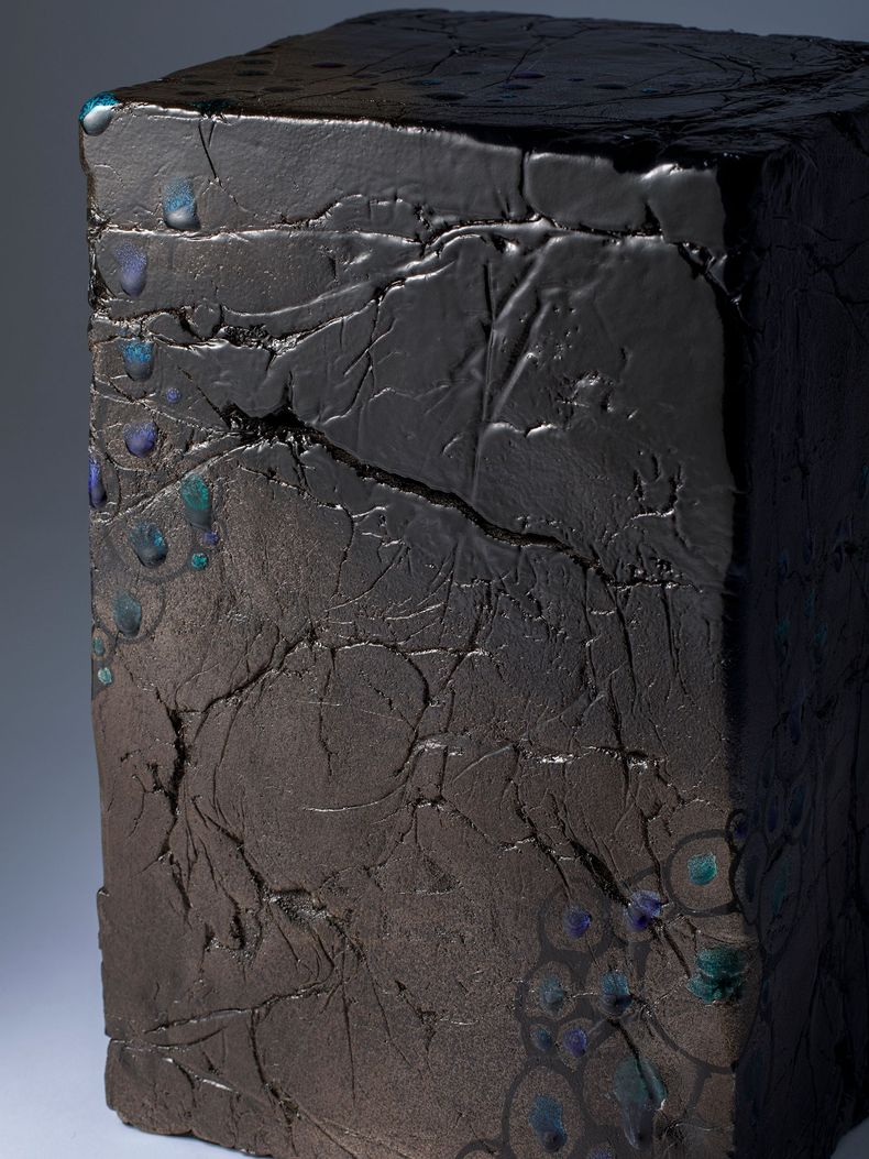 Ceramic sculpture by Hirotake Imanishi