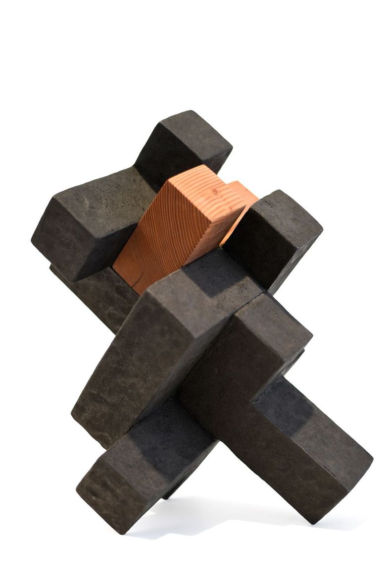Ceramic sculpture by Japanese artist Kouzo Takeuchi