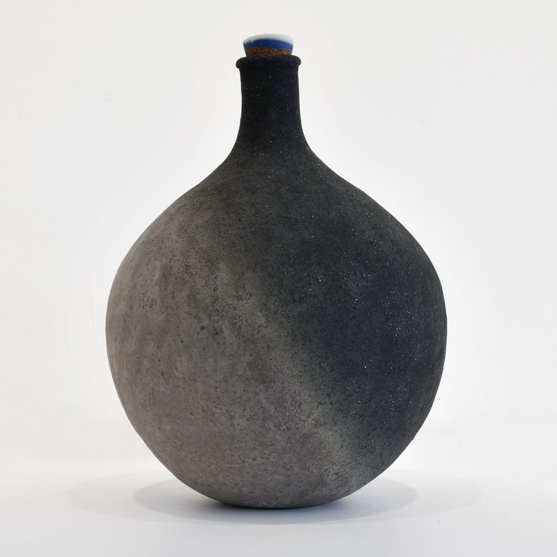 Ceramic sculpture by Japanese artist Kanji Gomi