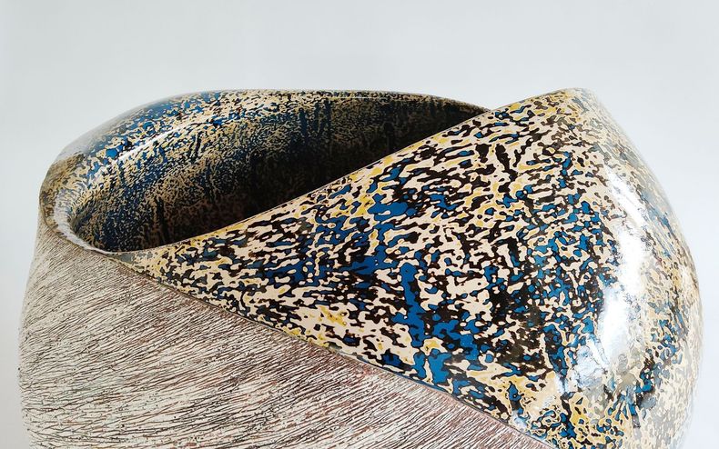 Ceramic sculpture by Japanese artist Shinya Tanoue