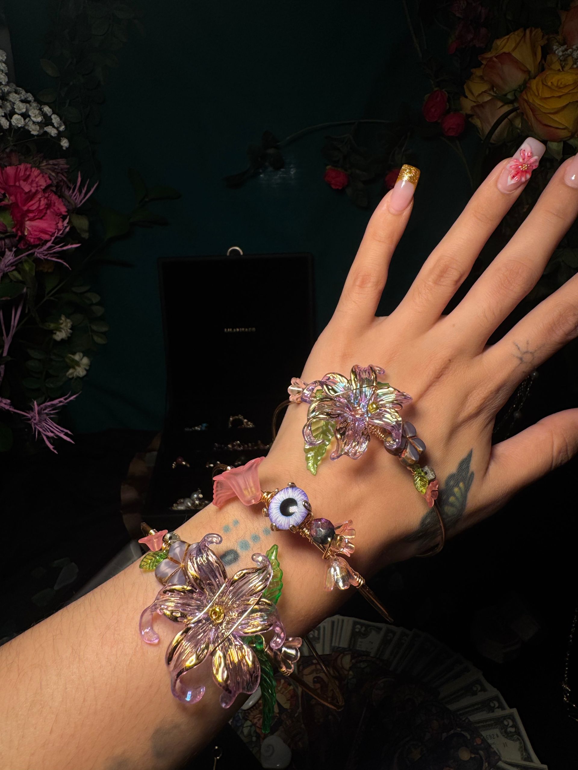 Already knowing arm cuffs