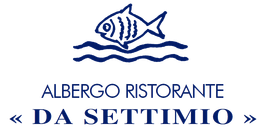 Logo blu di un pesce sopra le onde con la scritta “ALBERGO RISTORANTE DA SETTIMIO”