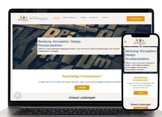 Laptop mit einer deutschen Webseite über Bau- und Abbruchdienstleistungen mit orangefarbenen Akzenten