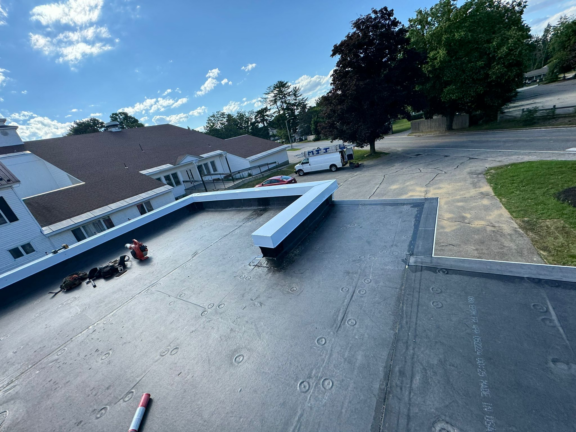 Flat EPDM rubber roof installation