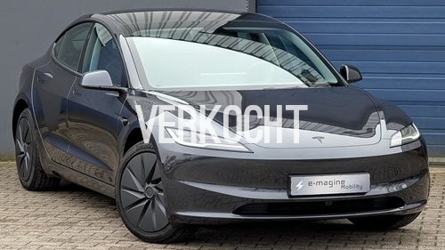 Tesla Model 3 Achterwielaandrijving 2026 nieuwste uitvoering 64 kWh Stealth Grey metallic e-magine Mobility