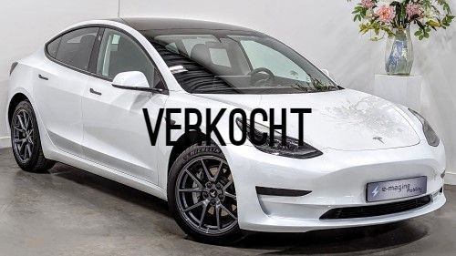 Tesla Model 3 SR+