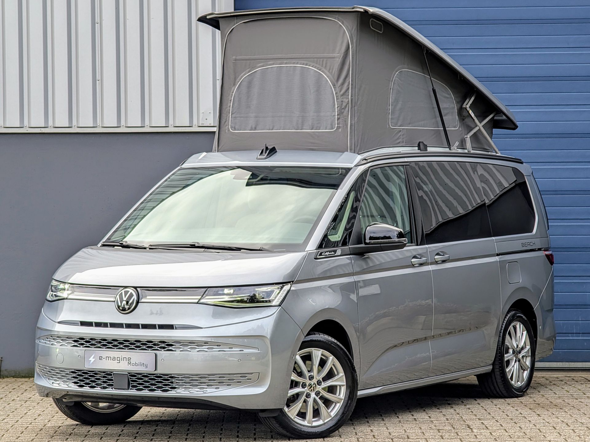 Volkswagen California Ocean eHybrid 4Motion Plug-in Hybride PHEV Mono Silver (zilverkleurig)