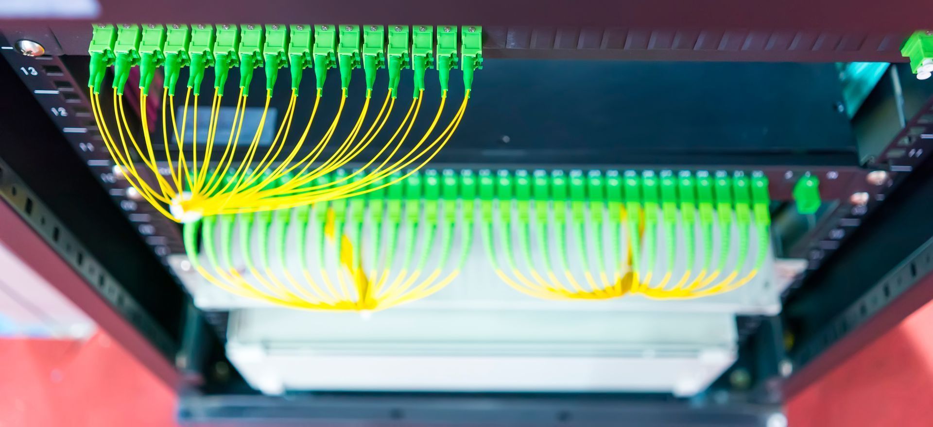 Colorful multimode optical fiber delivers high bandwidth data