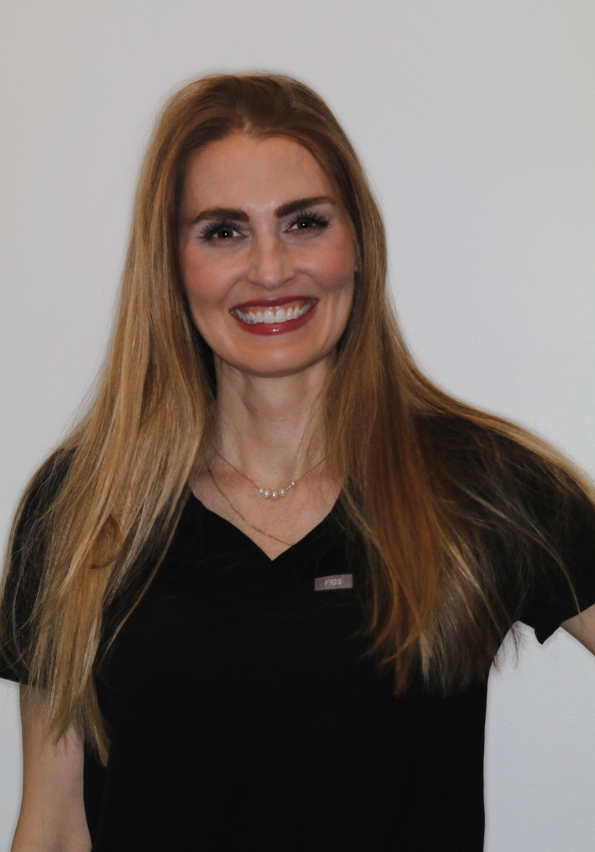 Get cosmetic, restorative, and emergency dental care in Salem, MA. Sarah Crow | Best Dental Staff in Salem, MA | Root Canals, Whitening, Dental Crowns, Inlays