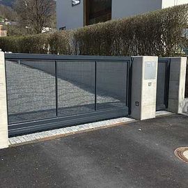 Einfahrtstor