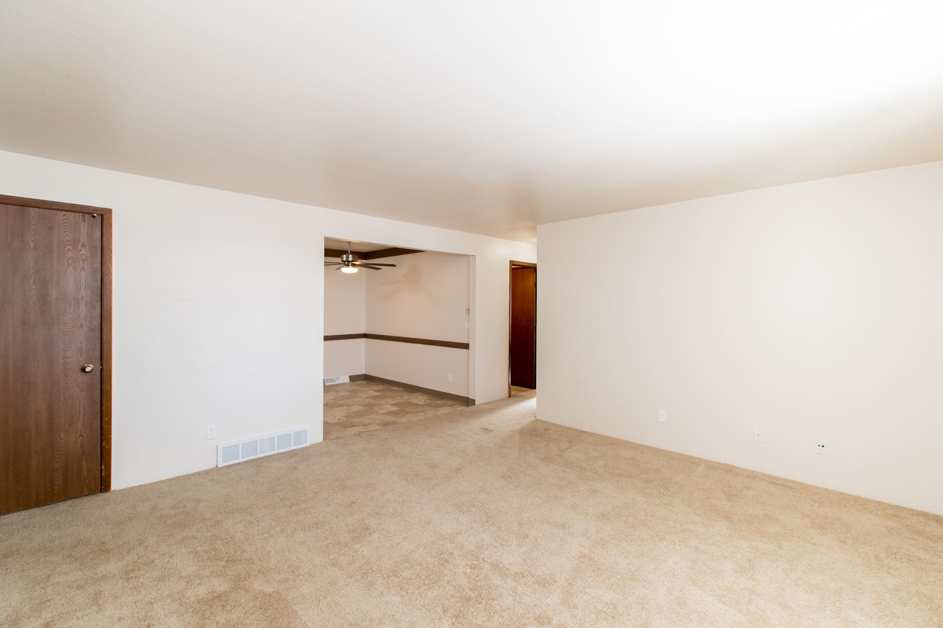 Coachlight Apartments Apartment Diamond Property Management