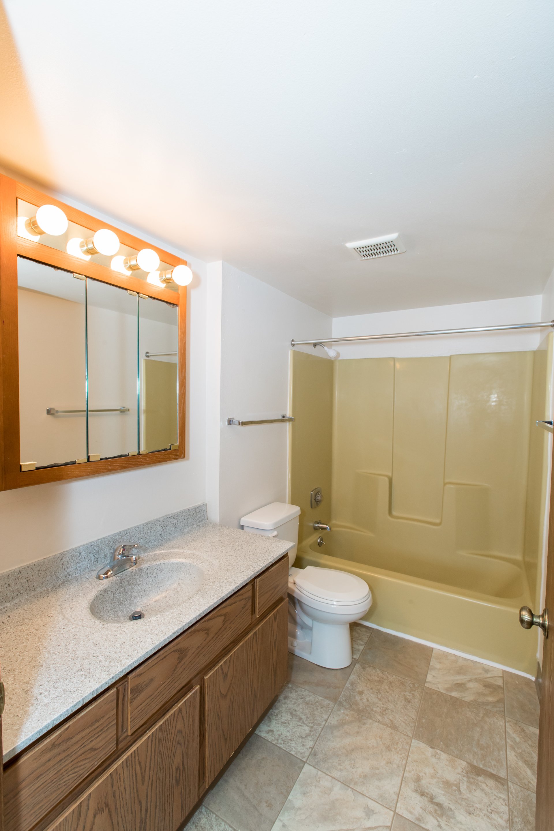 Coachlight Apartments Apartment Diamond Property Management