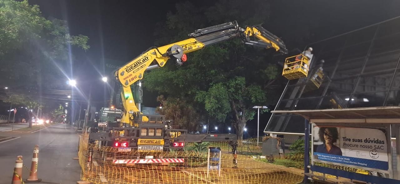 Guindaste do Gigantão de capacidade de grandes toneladas de içamento e remoção.