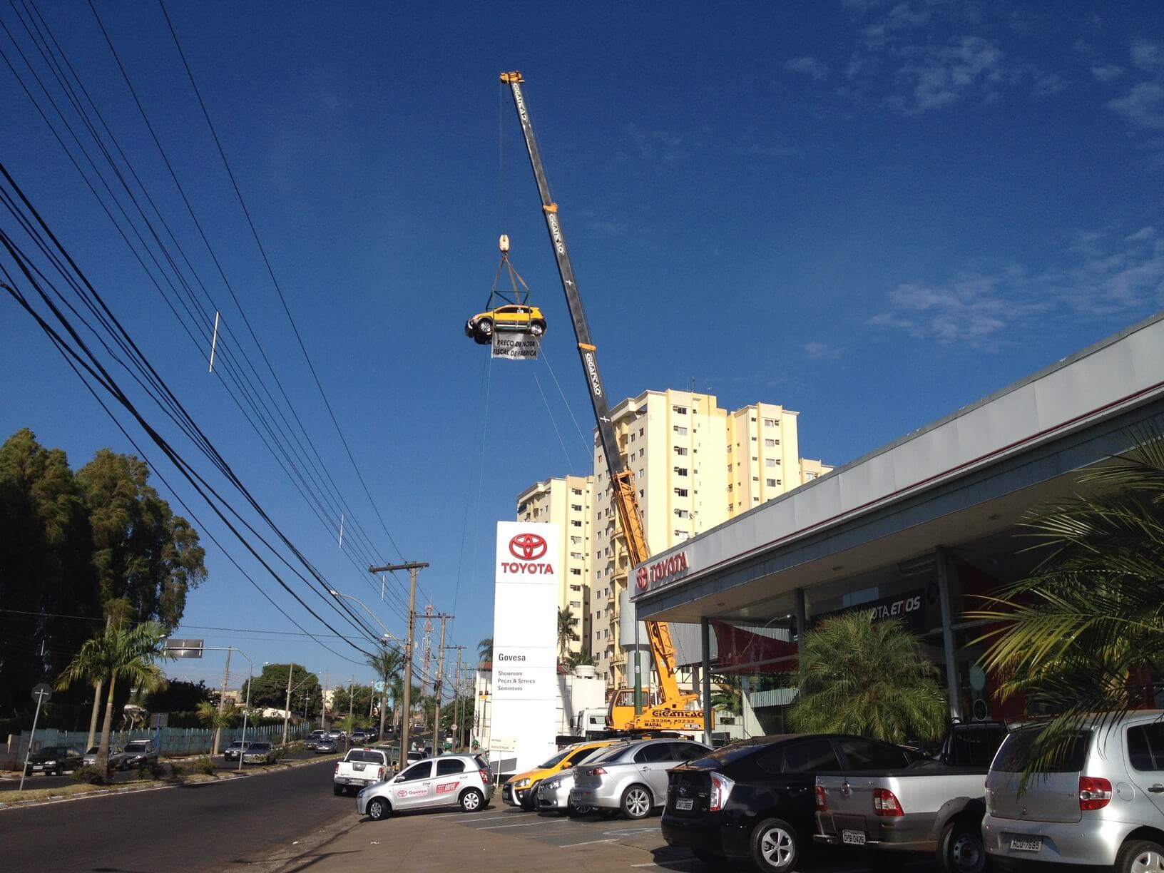 Guindaste do Gigantão de capacidade de grandes toneladas de içamento e remoção.