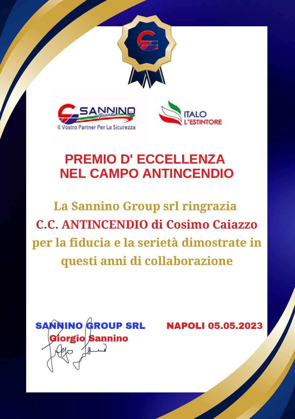 Premio «Eccellenza nel campo antincendio» con il logo Sannino Group e un testo celebrativo su sfondo bianco e blu.