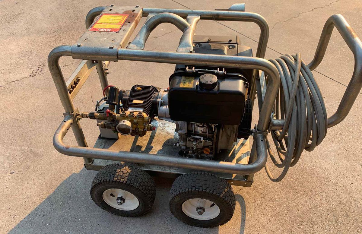 High-pressure cleaner available for hire in Sydney