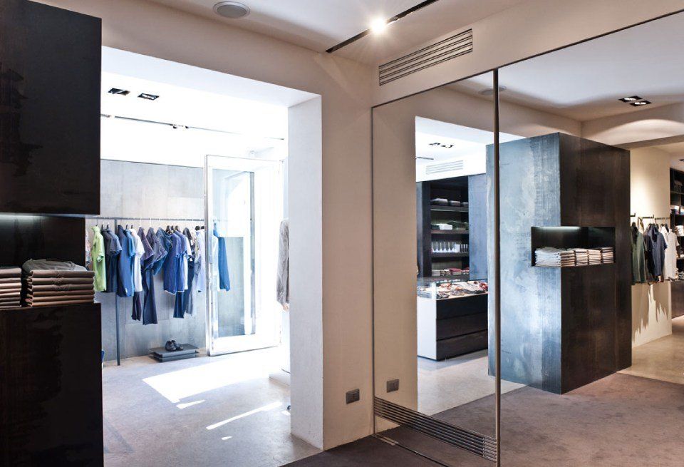 Progetto per negozio di abbigliamento  6