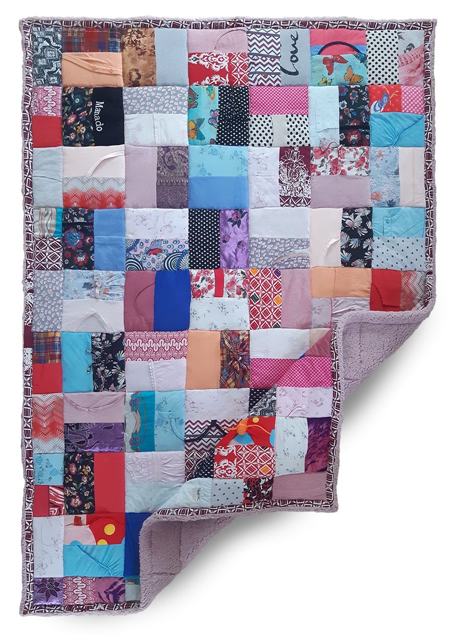 HANDWERKJUFFIE.NL Masterontwerper in memorydekens, troostdeken en herinneringsdeken. Een nieuw leven voor kleding van een overleden dierbare, baby- of kinderkleding.