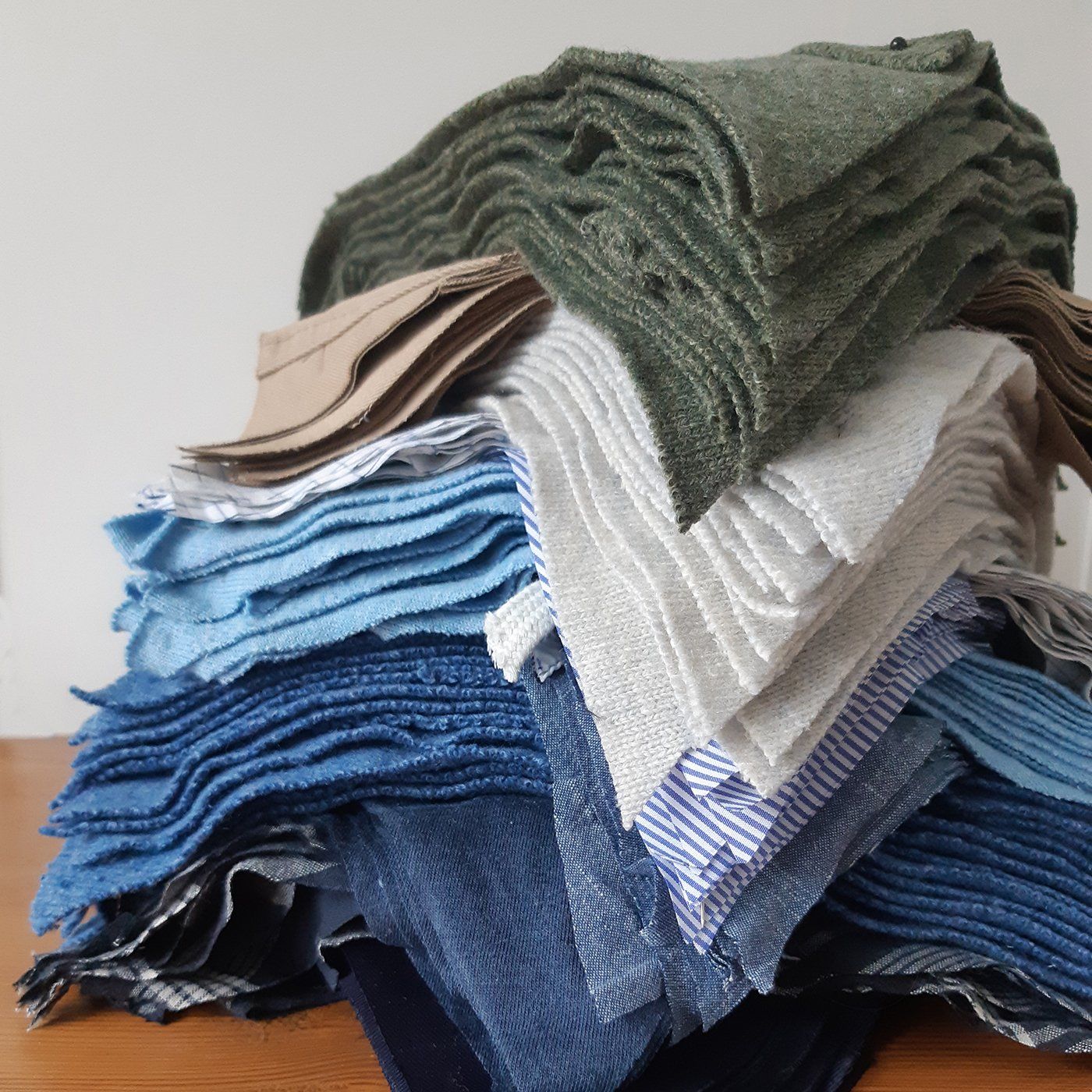 HANDWERKJUFFIE.NL Masterontwerper in memorydekens, troostdeken en herinneringsdeken. Een nieuw leven voor kleding van een overleden dierbare, baby- of kinderkleding.