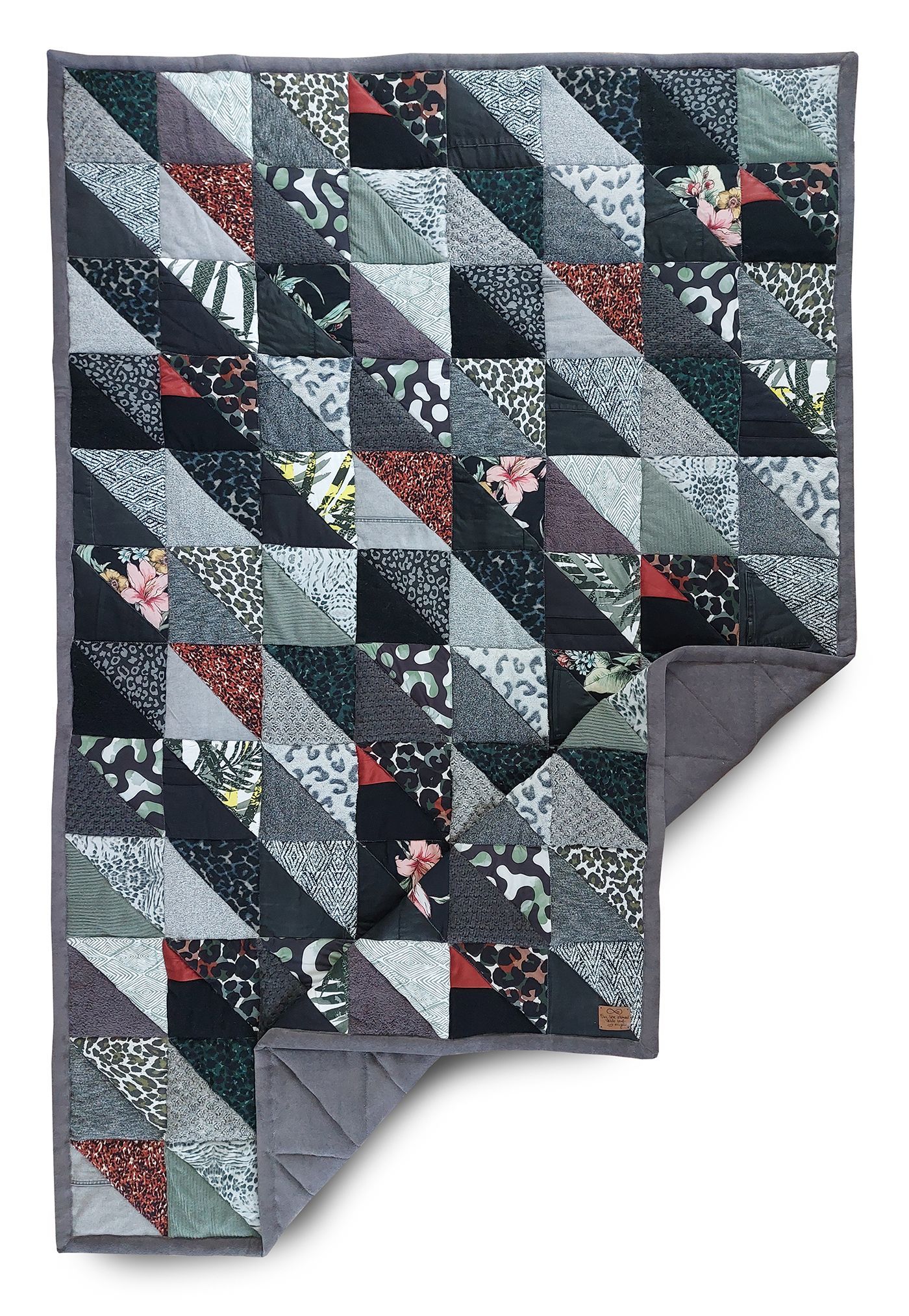 HANDWERKJUFFIE.NL Masterontwerper in memorydekens, troostdeken en herinneringsdeken. Een nieuw leven voor kleding van een overleden dierbare, baby- of kinderkleding.
