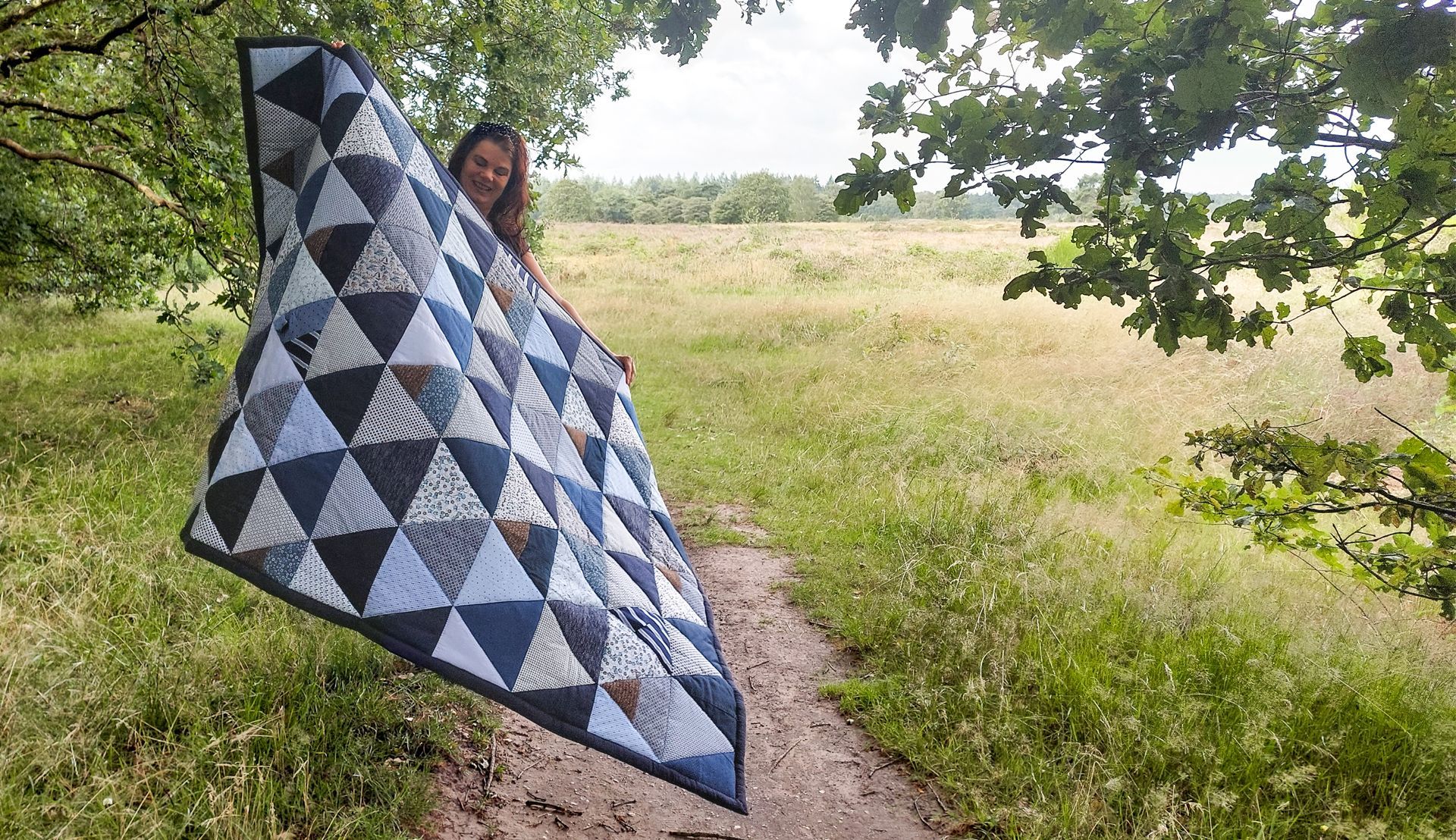 HANDWERKJUFFIE.NL Masterontwerper in memorydekens, troostdeken en herinneringsdeken. Een nieuw leven voor kleding van een overleden dierbare, baby- of kinderkleding.