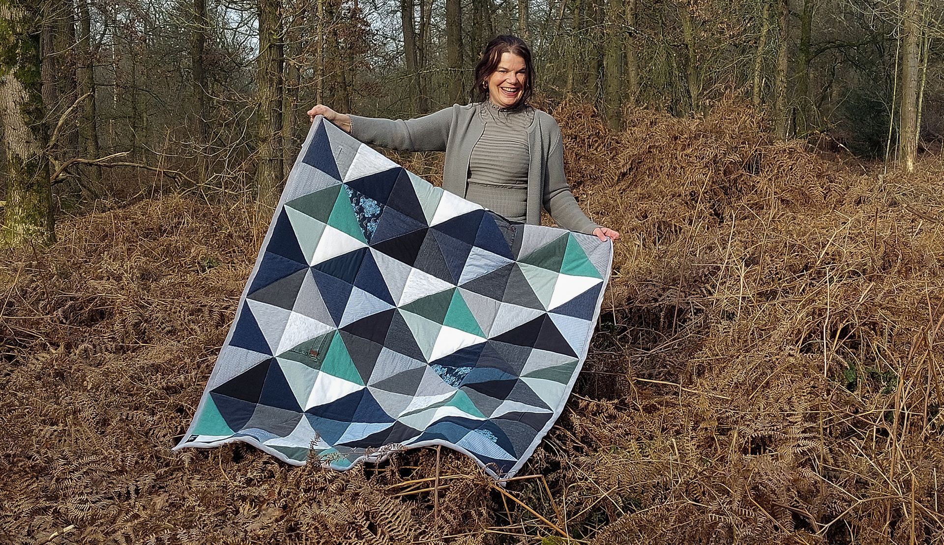 HANDWERKJUFFIE.NL Masterontwerper in memorydekens, troostdeken en herinneringsdeken. Een nieuw leven voor kleding van een overleden dierbare, baby- of kinderkleding.