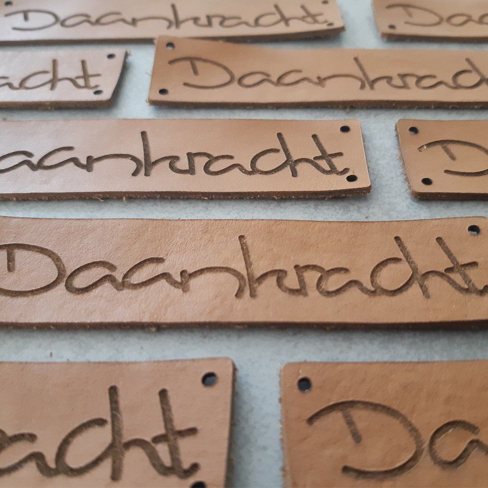 HANDWERKJUFFIE.NL Masterontwerper in memorydekens, troostdeken en herinneringsdeken. Een nieuw leven voor kleding van een overleden dierbare, baby- of kinderkleding.